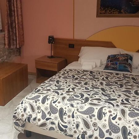 Locanda Dalla Compagnia ريوماجّوري المظهر الخارجي الصورة